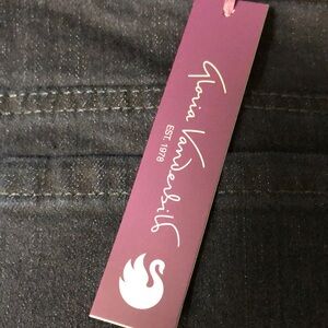 Gloria Vanderbilt Black Denim Jeans with Classic Stitching